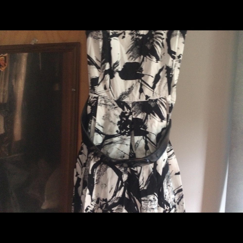 Vintage dress bought in Europe tag says 8 - Picture 2 of 4